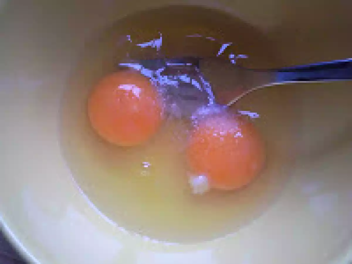 OMLETA CU CASCAVAL SI CRENVUSTI VEGETALI / TORTILLA FRACESA CON QUESO Y SALCHICHA VEGETAL - poza 4