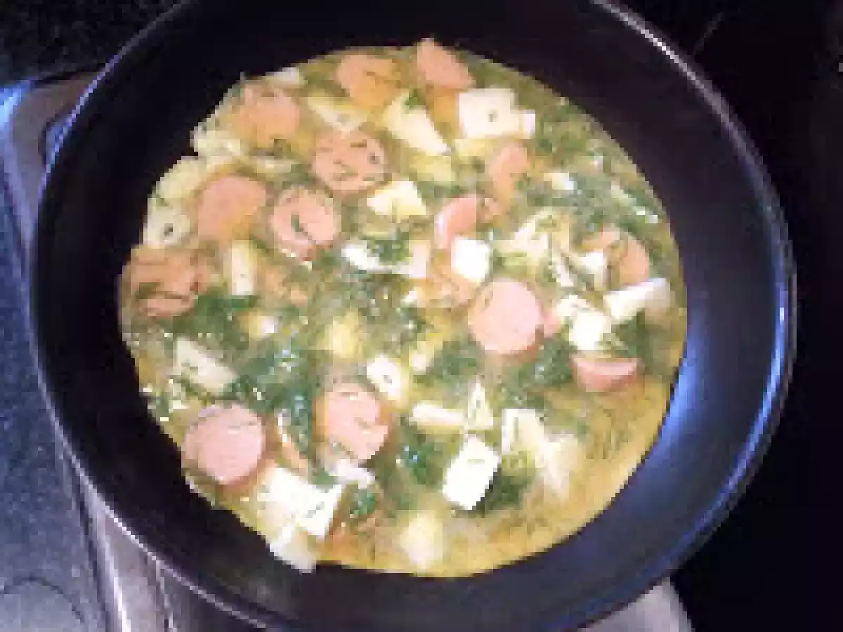 OMLETA CU CASCAVAL SI CRENVUSTI VEGETALI / TORTILLA FRACESA CON QUESO Y SALCHICHA VEGETAL - poza 8