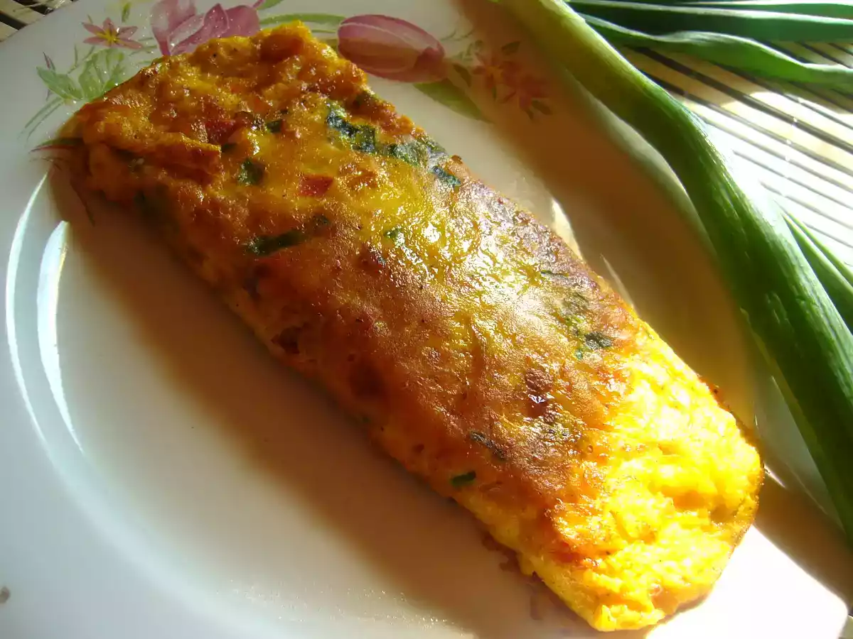 Omleta cu ceapa verde si rosii