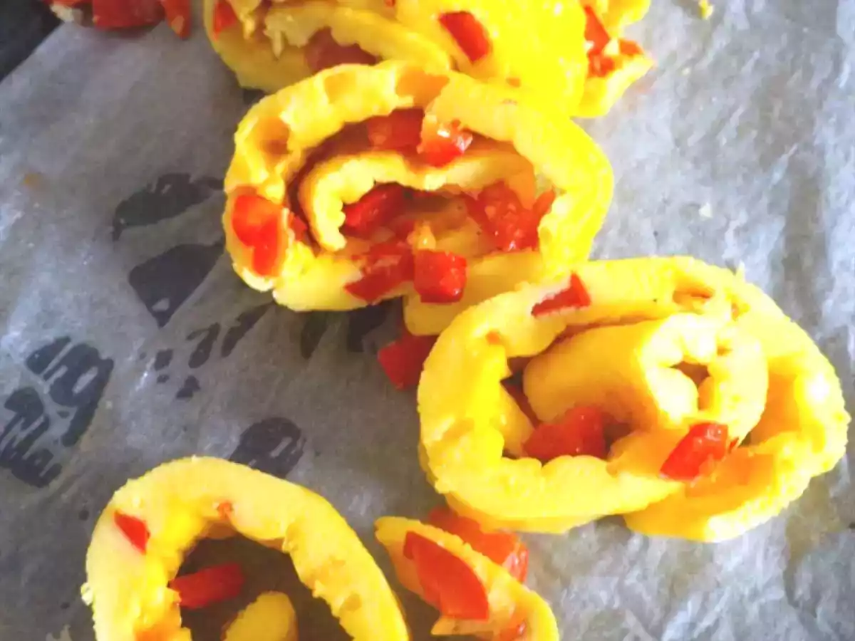 Omleta rulata cu ardei - poza 2