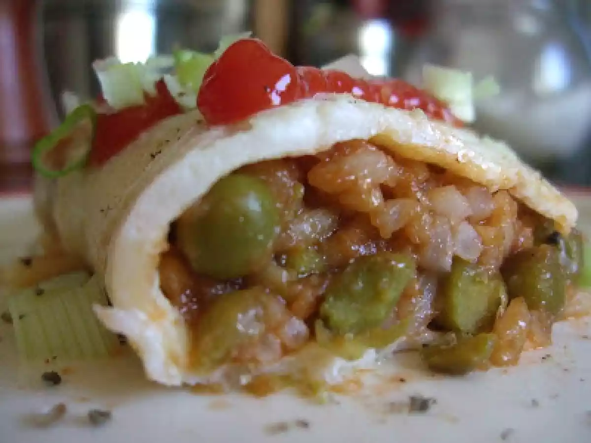 Omuraisu, sardine, oyakodon, ciorba de varza alba, cuburi de carne - poza 2