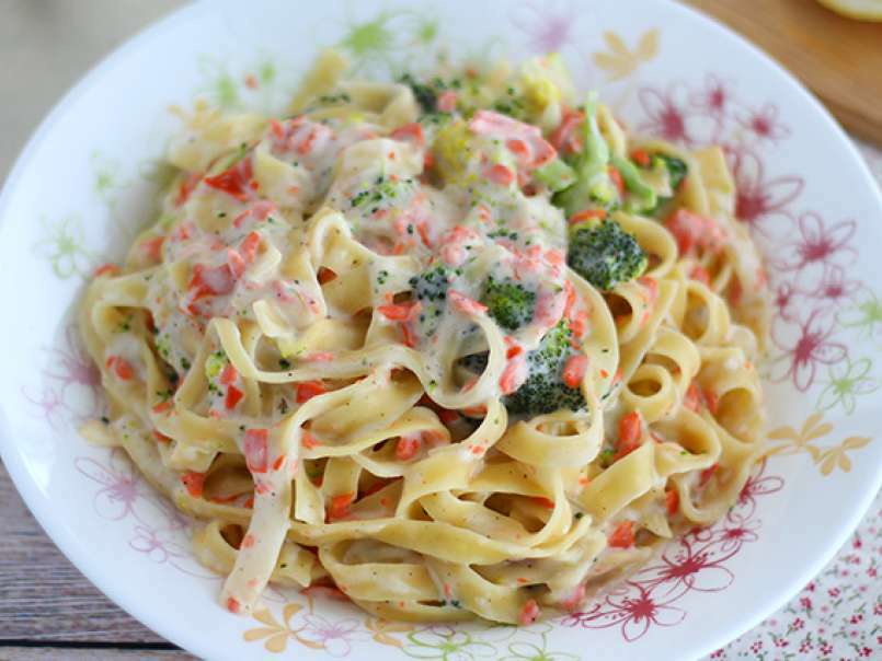 One pot pasta - Tagliatelle cu somon si broccoli - poza 2