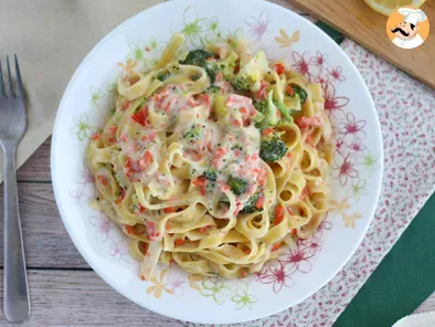 One pot pasta - Tagliatelle cu somon si broccoli - poza 3