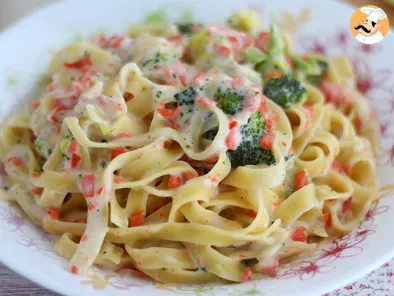 One pot pasta - Tagliatelle cu somon si broccoli - poza 4