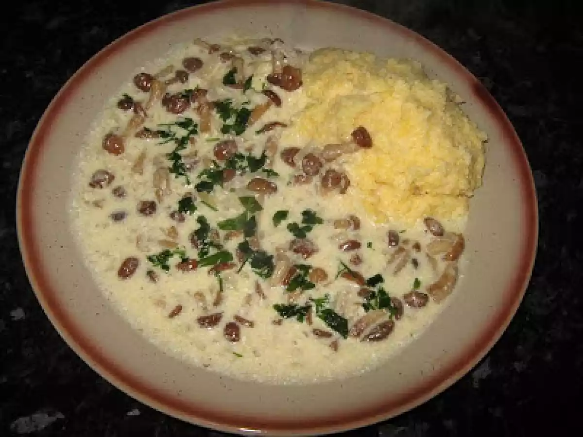 Opintici cu smantana si mamaliga