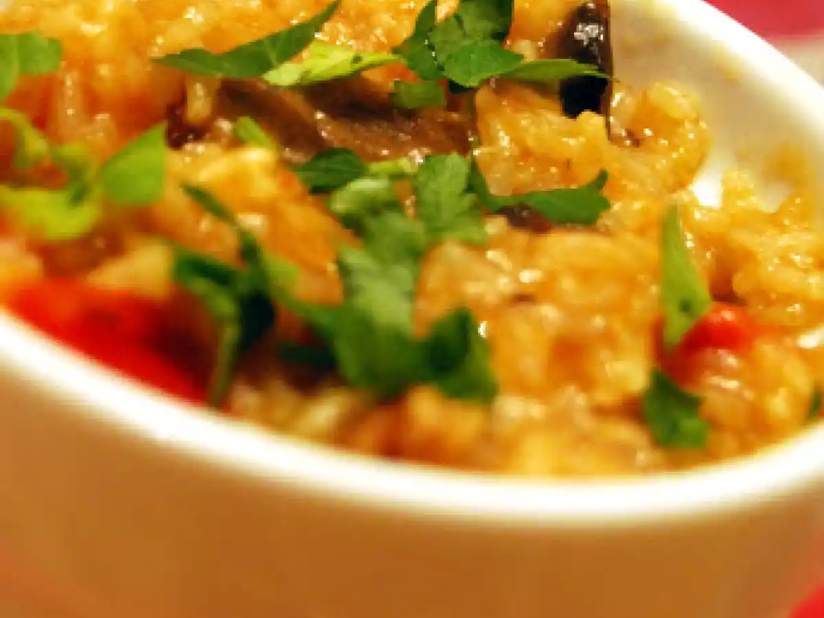 Orez cu ciuperci si carne de porc