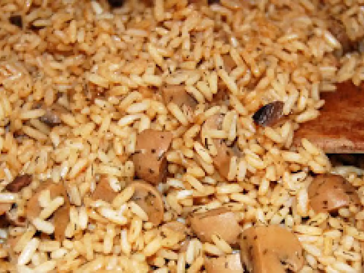 Orez cu ciuperci si sos de soia