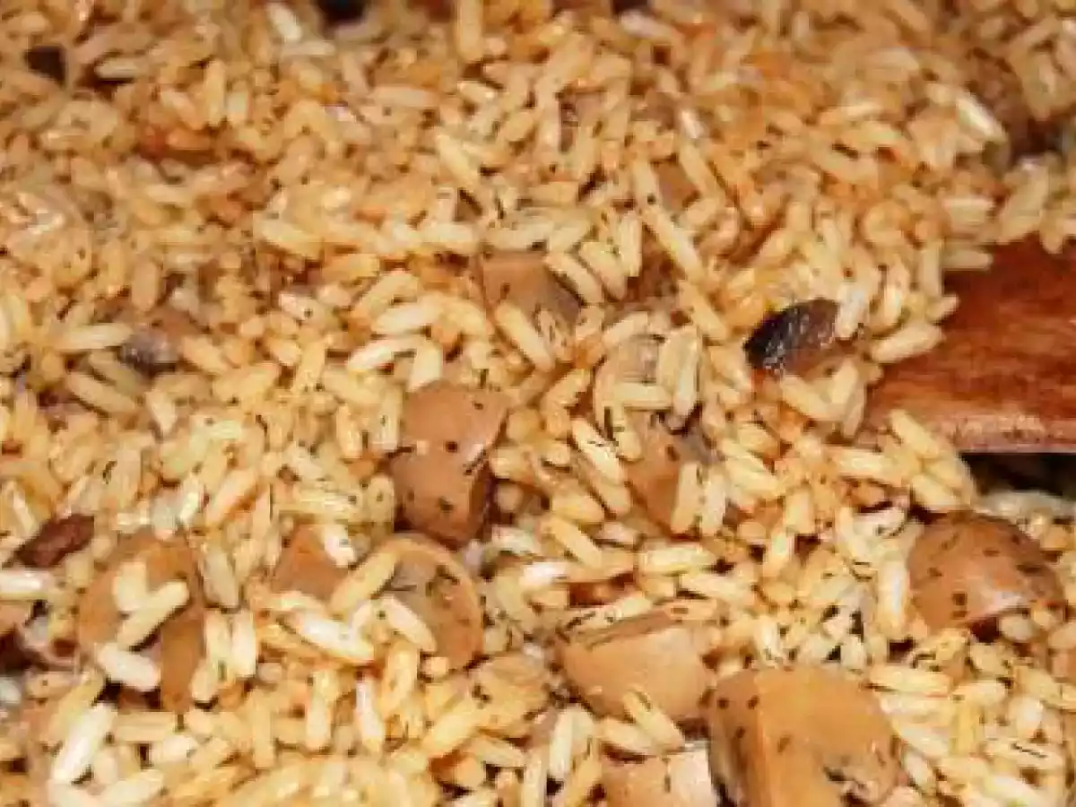 Orez cu ciuperci si sos de soia