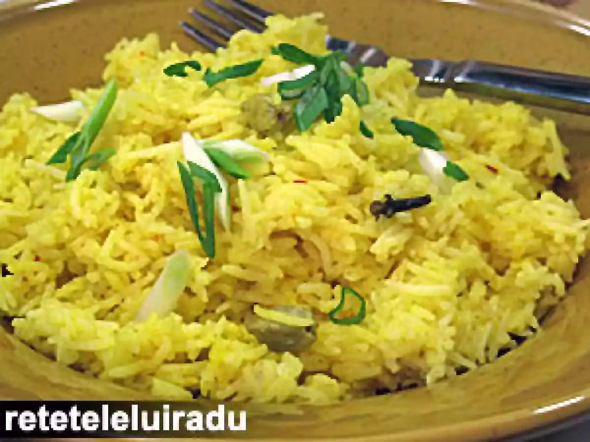 Orez cu sofran si cardamom