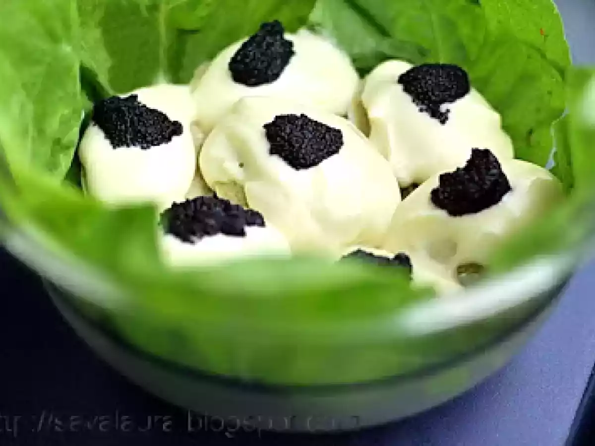 Oua cu ansoa si icre negre