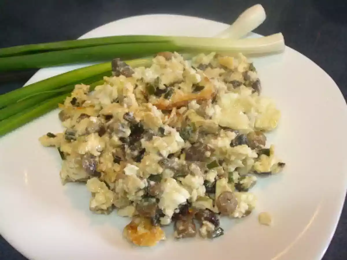 OUA CU CEAPA SI CIUPERCI