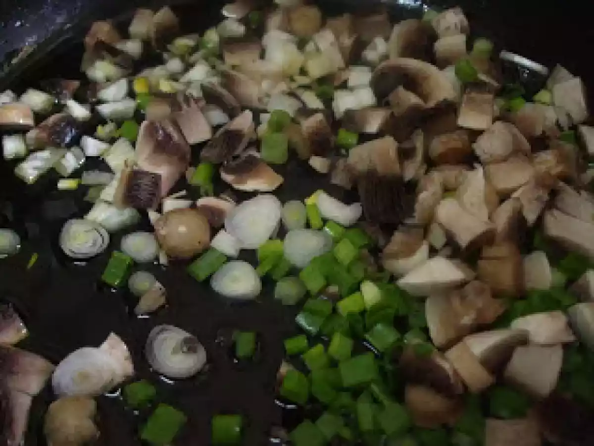 OUA CU CEAPA SI CIUPERCI - poza 3