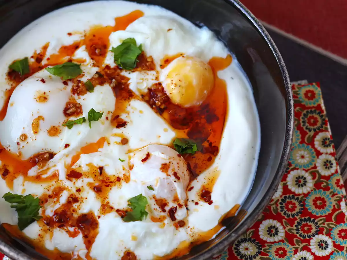 Ouă în stil turcesc - çilbir - poza 2