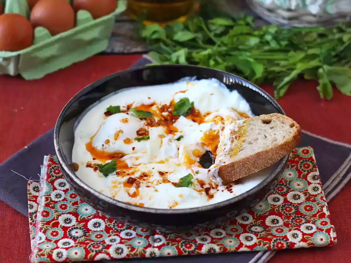 Ouă în stil turcesc - çilbir - poza 6