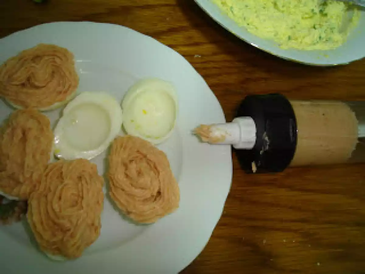 Oua umplute cu somon - poza 7