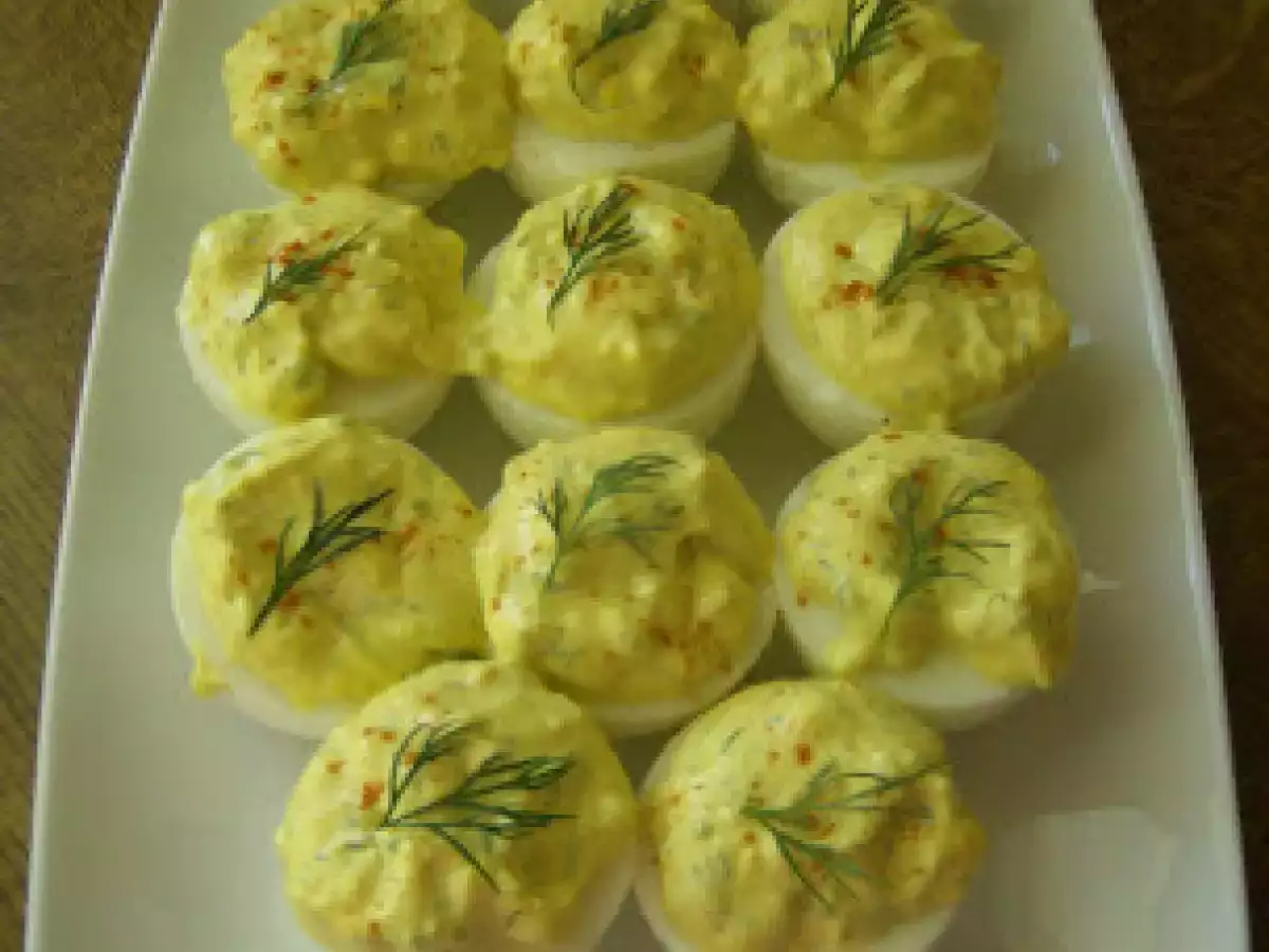 Oua umplute in stil canadian sau Deviled Eggs