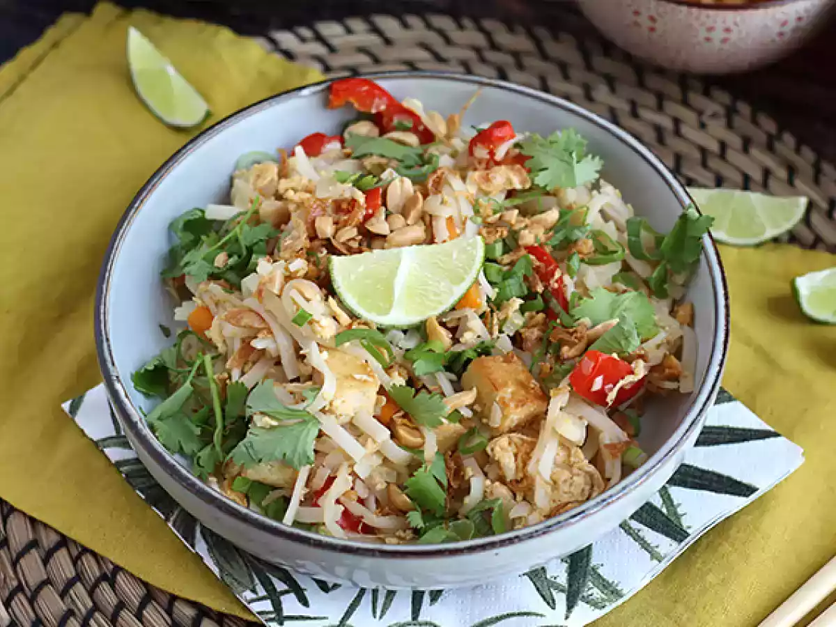 Pad thaï cu tofu