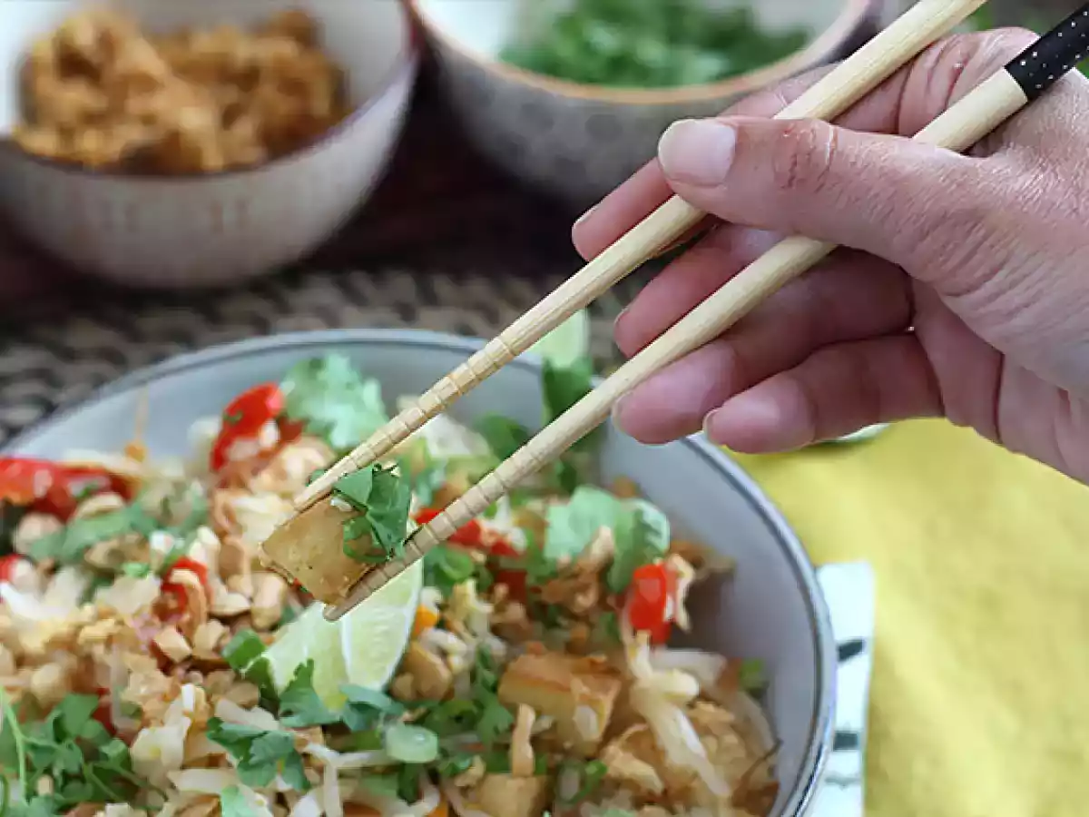 Pad thaï cu tofu - poza 4