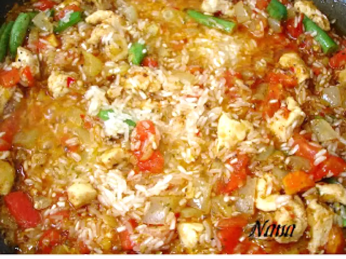 PAELLA CU PUI SI FRUCTE DE MARE - poza 3