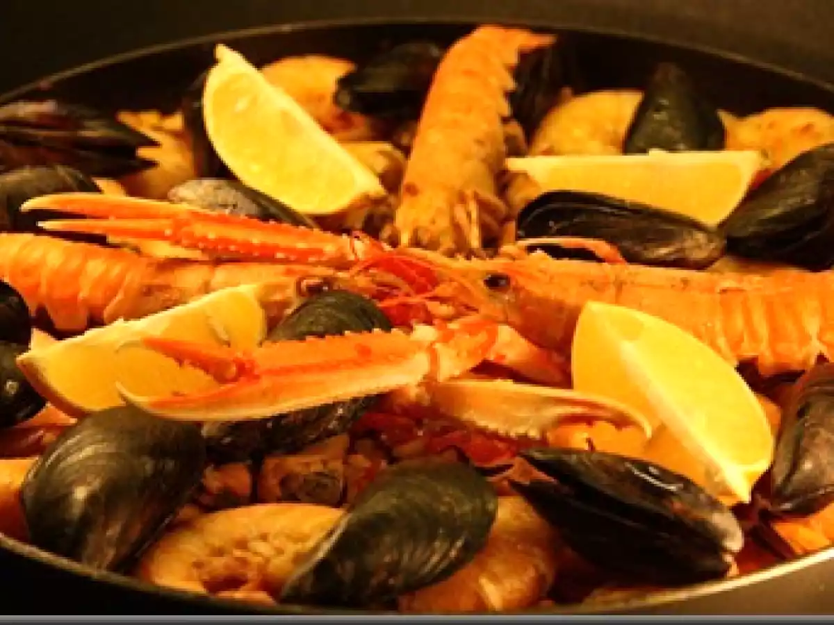 Paella de marisco (cu fructe de mare) - poza 3