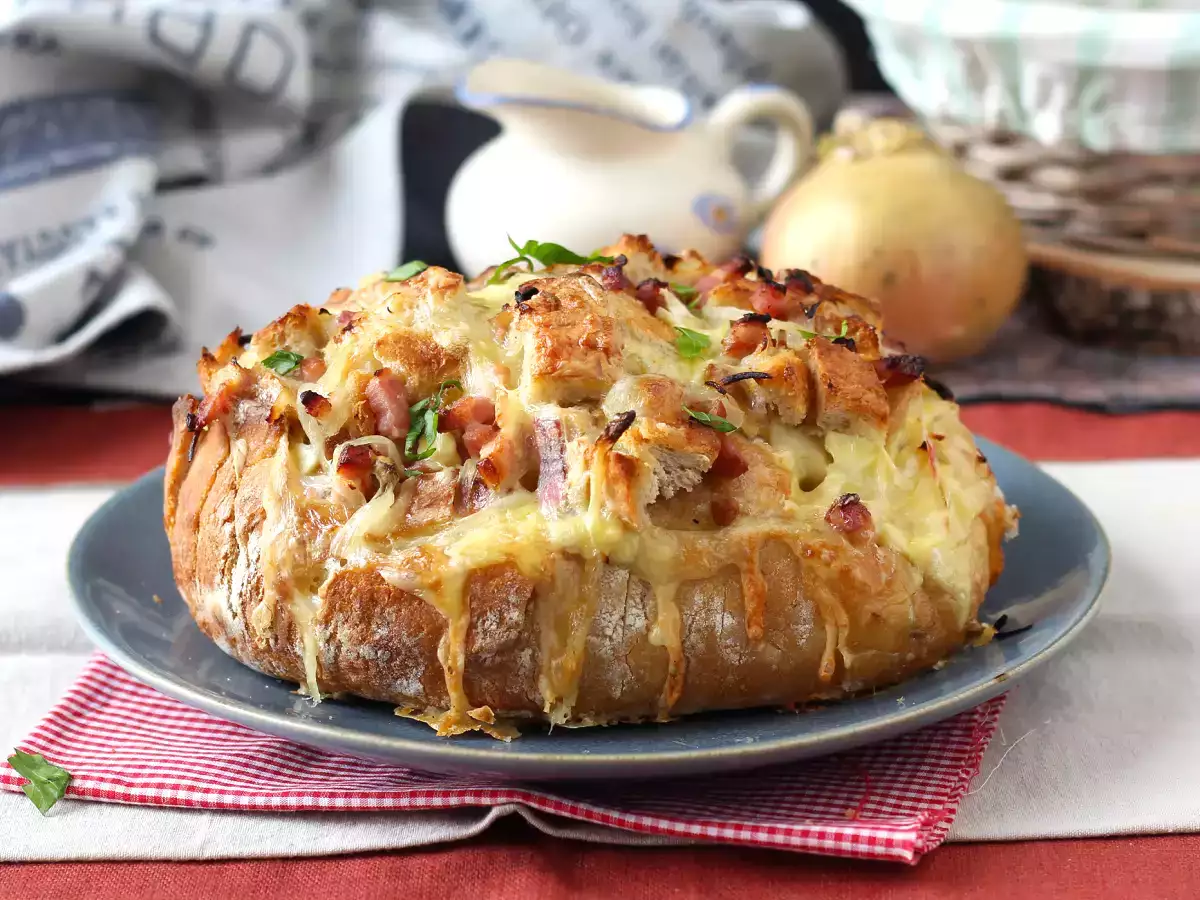 Pâine arici umplută în stil Tartiflette - poza 4