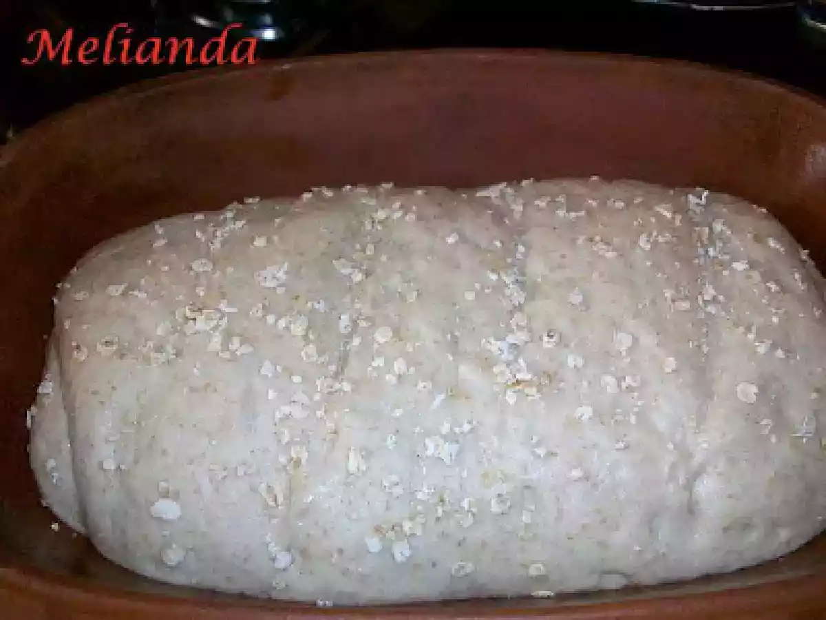 Paine coapta in vas de lut - poza 2