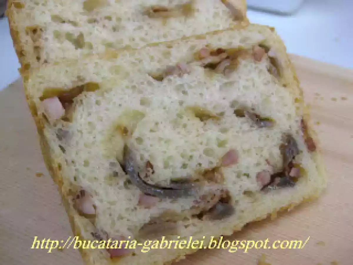 Paine cu ceapa si bacon