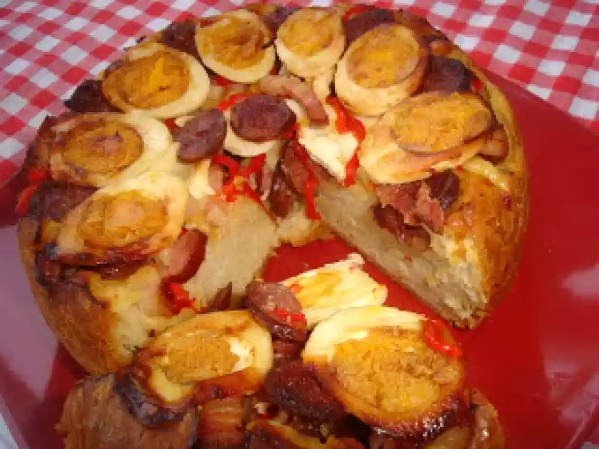 Paine cu oua fierte si carnati - poza 2