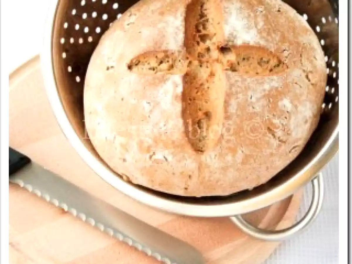 Paine cu secara si seminte de floarea soarelui