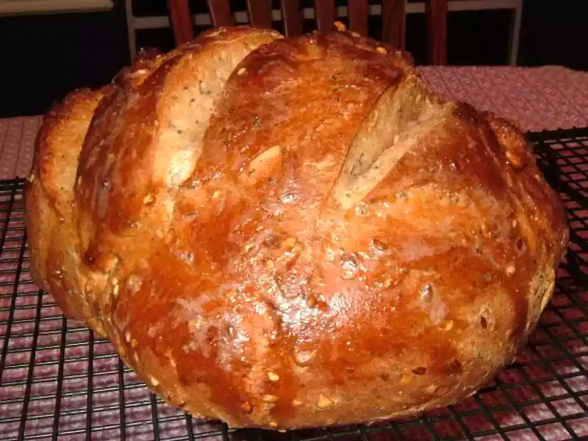 Paine cu seminte de susan si floarea soarelui