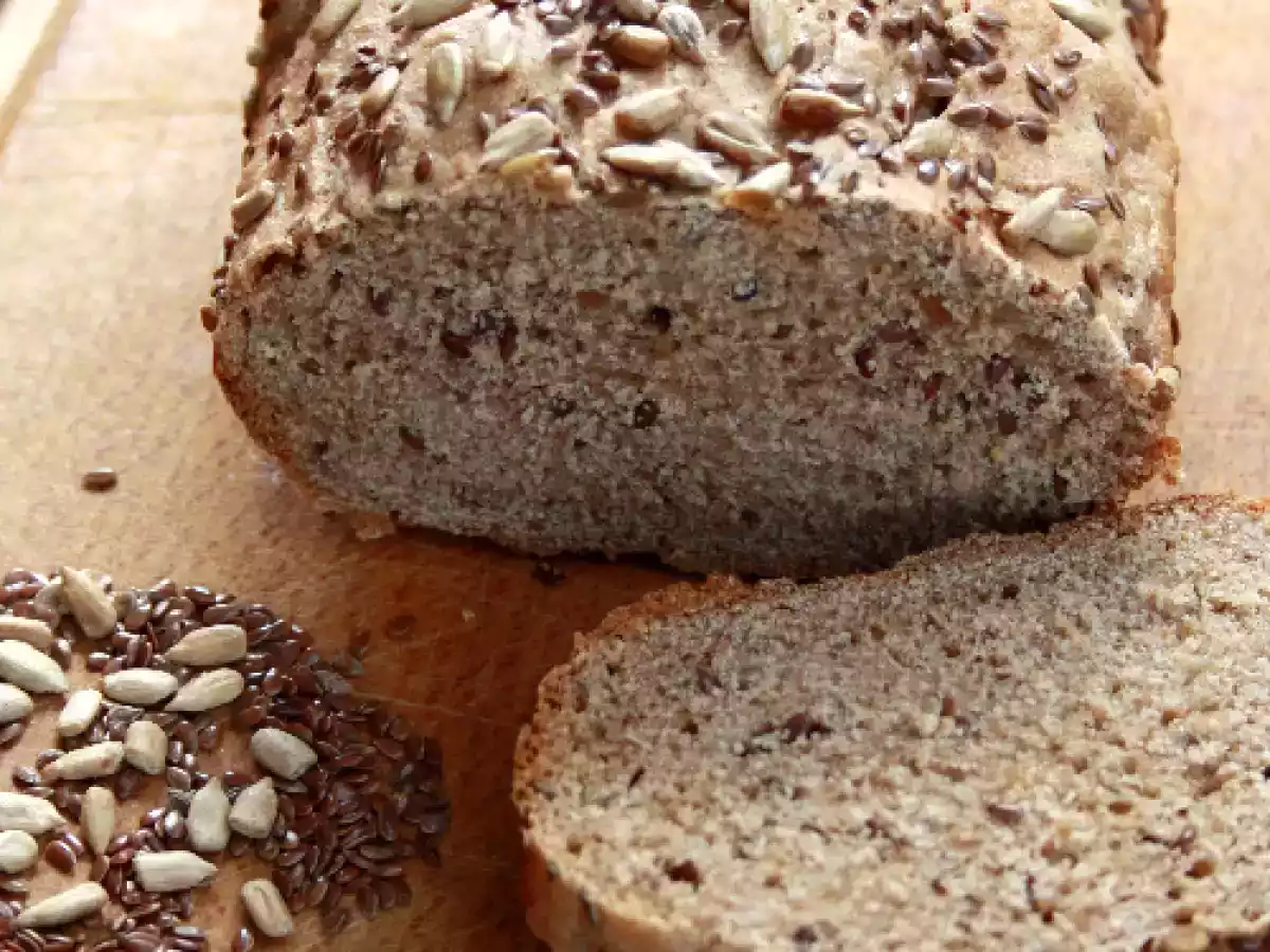 Paine integrala cu seminte de in si floarea-soarelui - poza 2