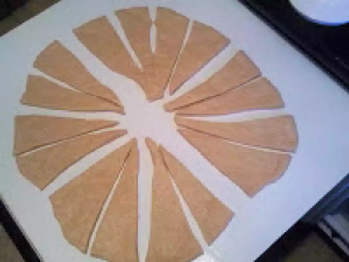 PAINE UMPLUTA CU CASCAVAL SI CRENVUSTI VEGETALI / - poza 5