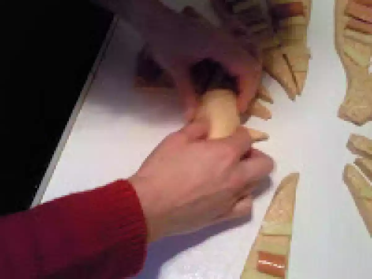 PAINE UMPLUTA CU CASCAVAL SI CRENVUSTI VEGETALI / - poza 8