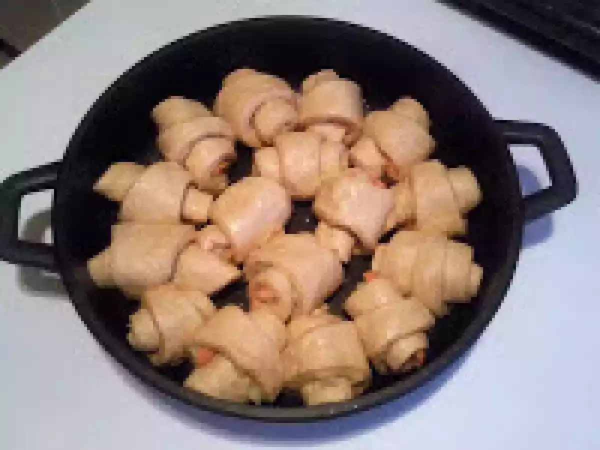 PAINE UMPLUTA CU CASCAVAL SI CRENVUSTI VEGETALI / - poza 10