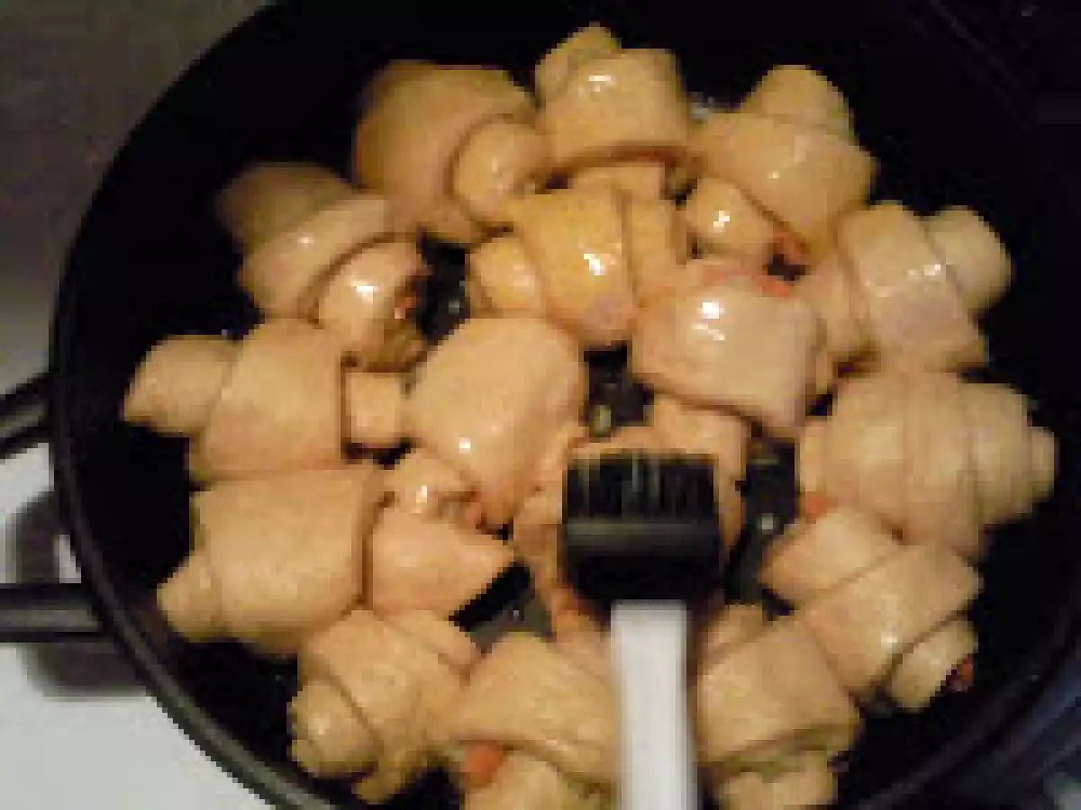 PAINE UMPLUTA CU CASCAVAL SI CRENVUSTI VEGETALI / - poza 11