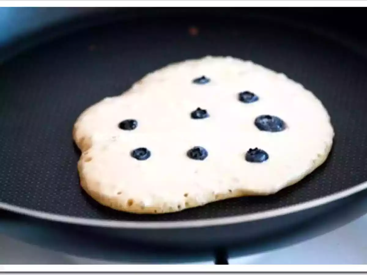 Pancakes cu drojdie - poza 3