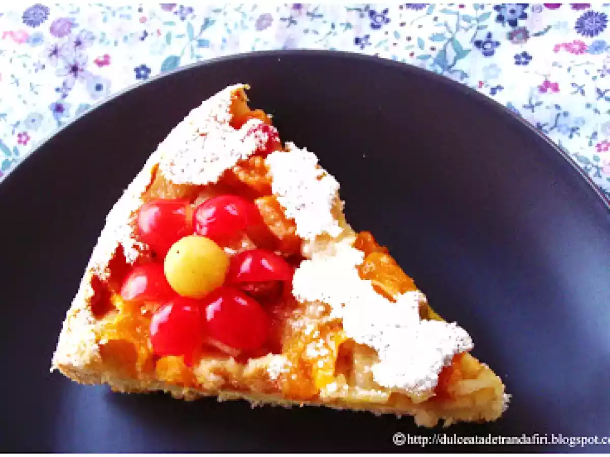 Pandispan cu fructe din compot