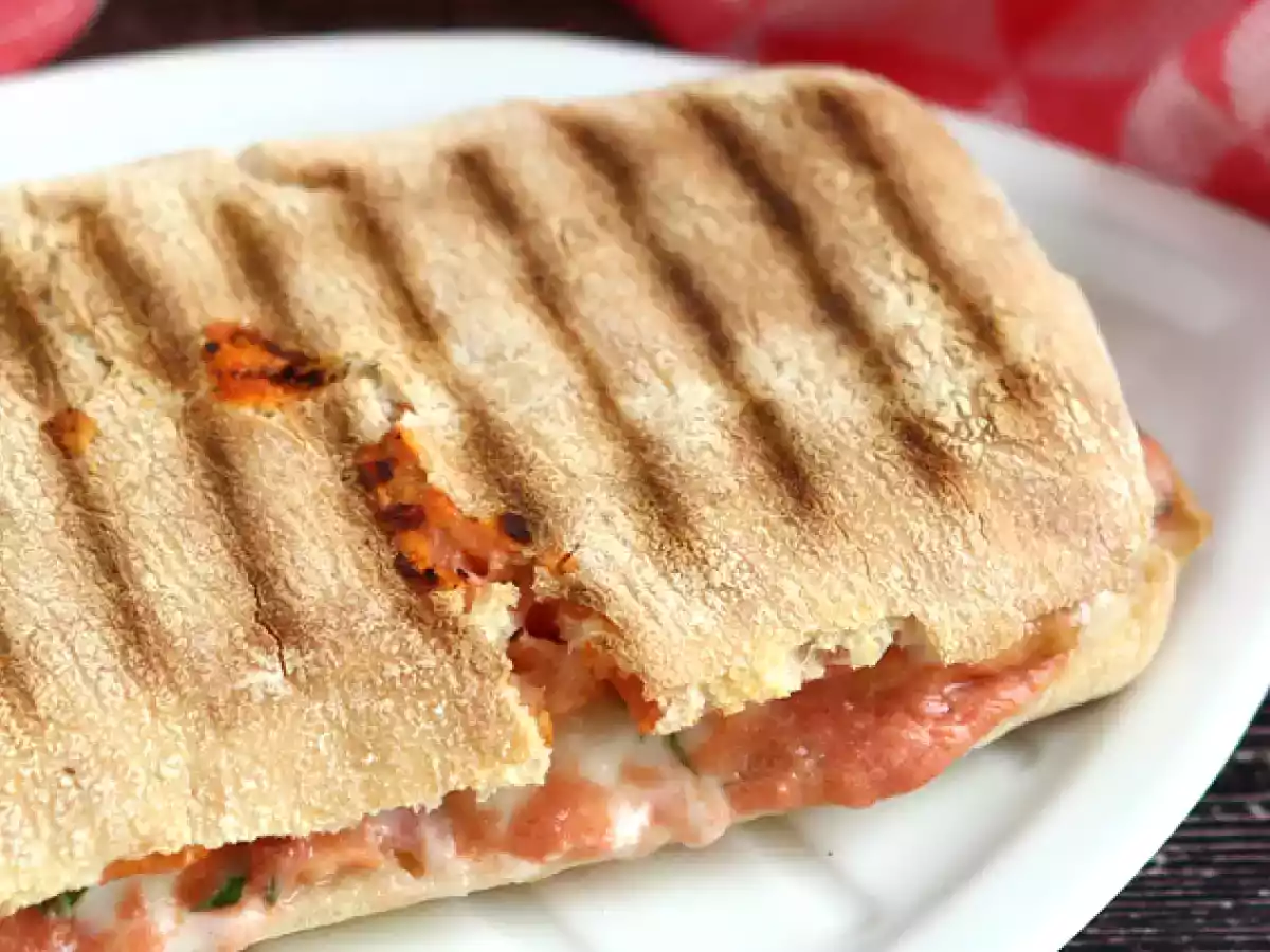 Panini cu somon, mozzarella, marar - poza 2