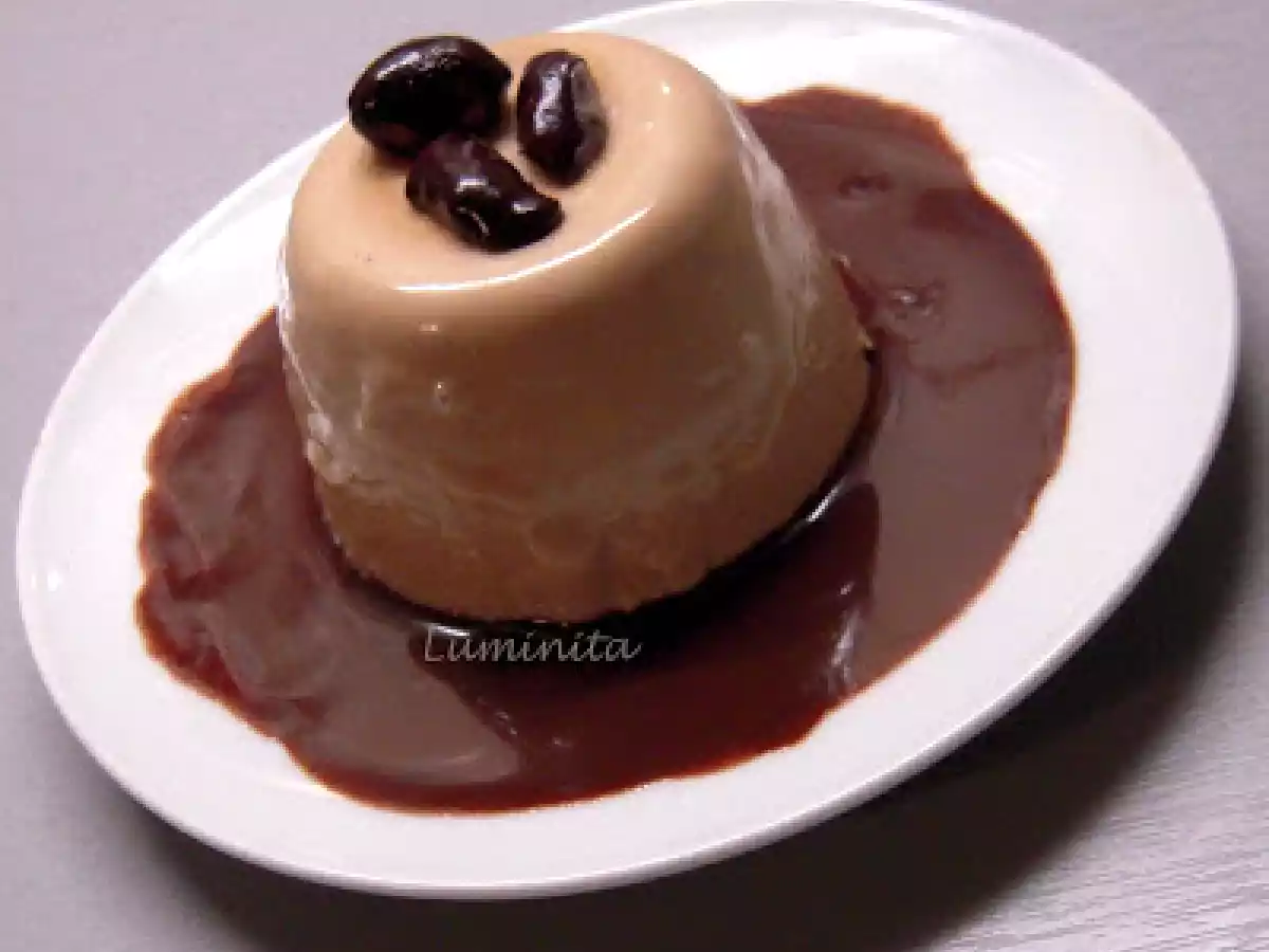 Panna cotta cu cafea si sirop de ciocolata - poza 2