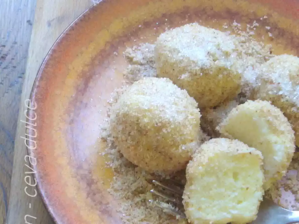 Papanasi fierti cu pesmet - poza 4