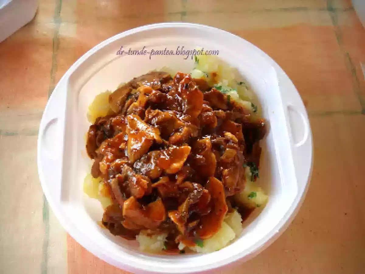 Papricas de ciuperci cu cartofi natur - poza 7