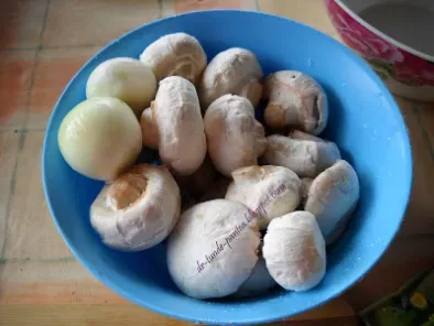 Papricas de ciuperci cu cartofi natur - poza 6