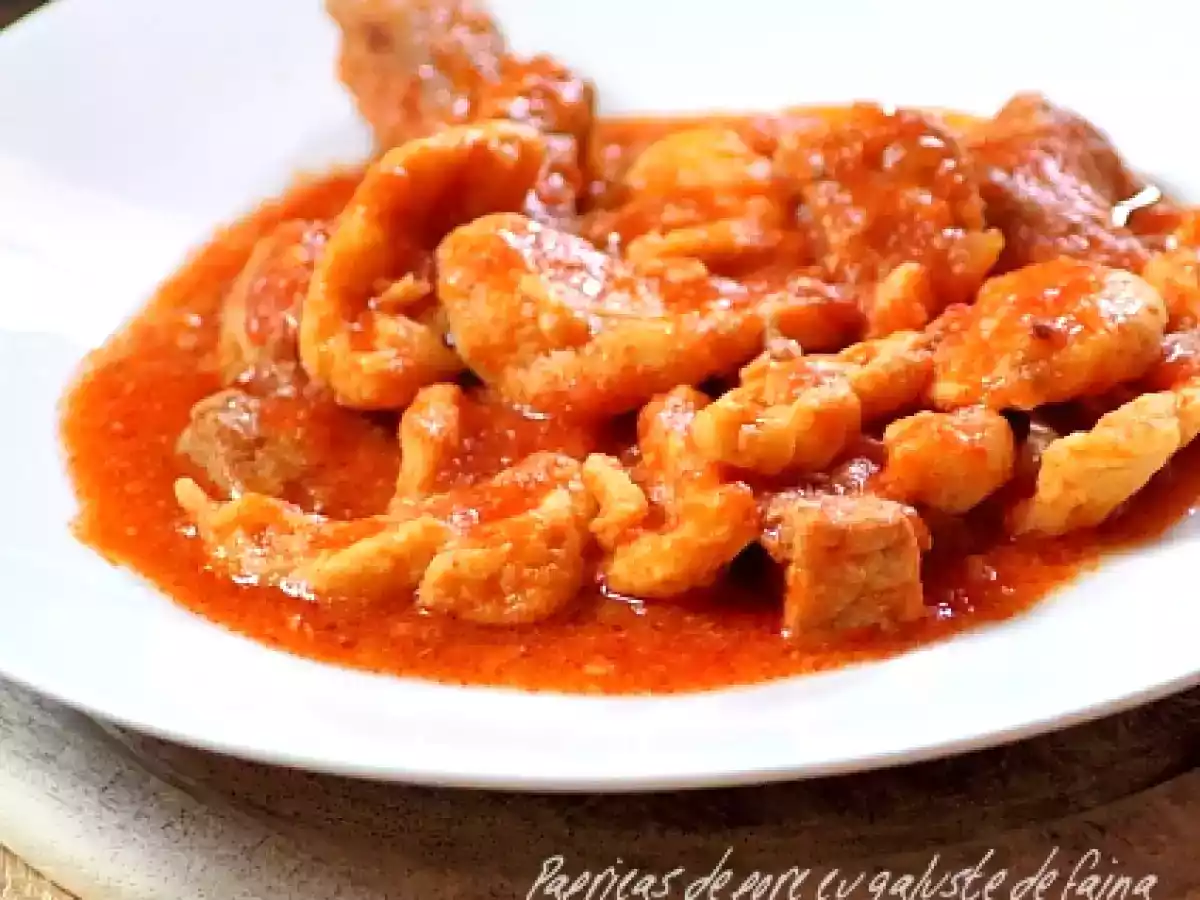 Papricas de porc cu galuste de faina - poza 2