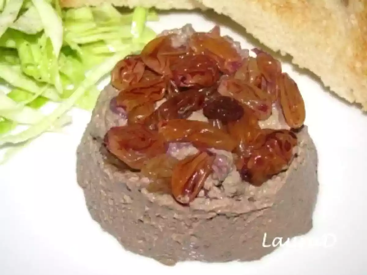 Parfait de ficat de pui cu stafide si vin dulce