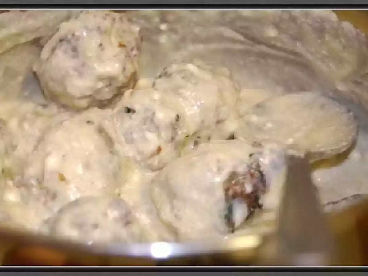 Parjoale in sos alb - poza 6