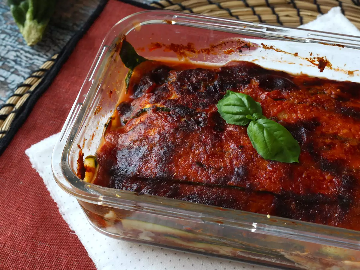 Parmigiana de dovlecei în friteuza cu aer: rapidă, ușoară și crocantă
