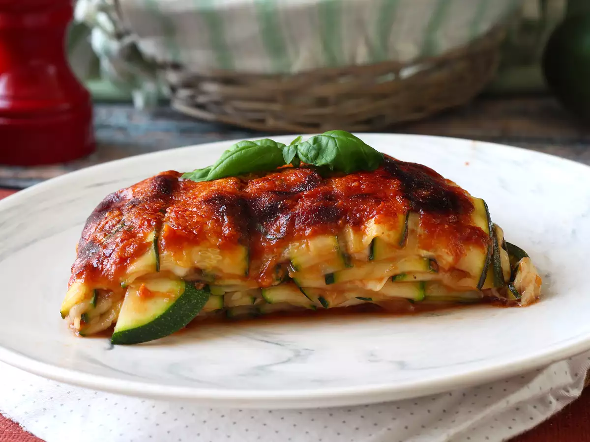 Parmigiana de dovlecei în friteuza cu aer: rapidă, ușoară și crocantă - poza 3