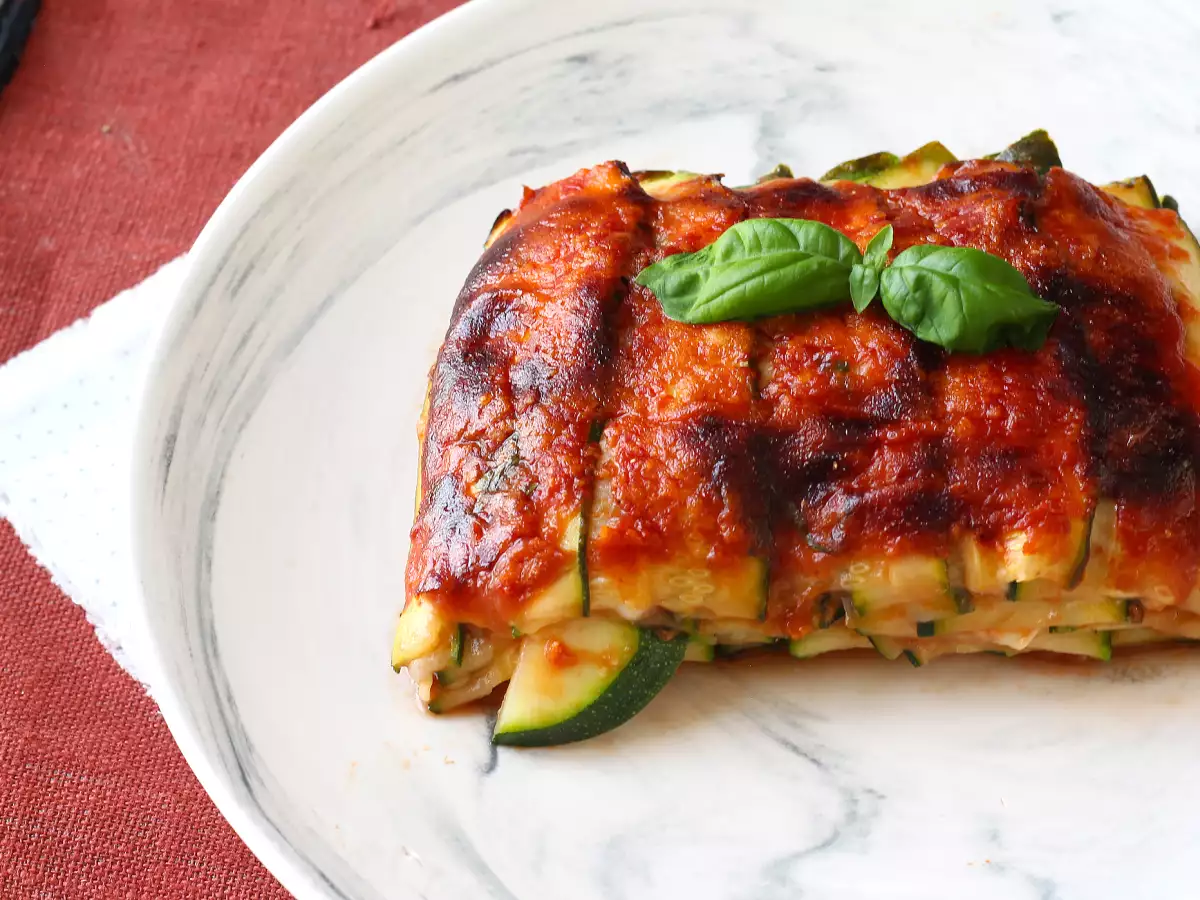Parmigiana de dovlecei în friteuza cu aer: rapidă, ușoară și crocantă - poza 5