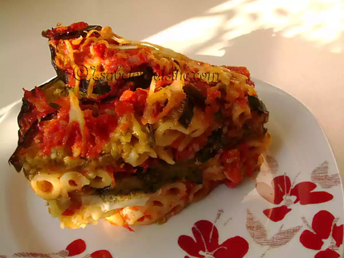 Parmigiana di pasta e melanzane (Parmigiana de paste si vinete)