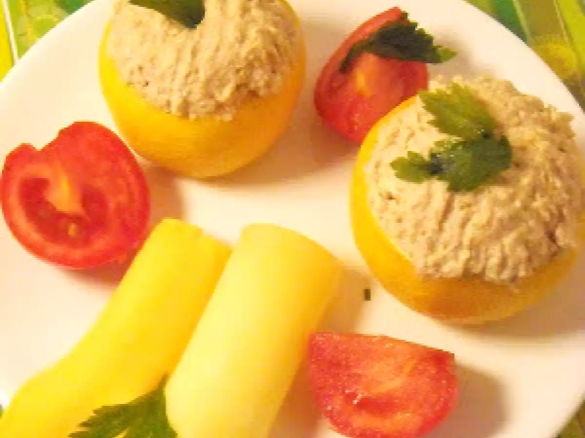 Pasta de ton in cupe de lamaie